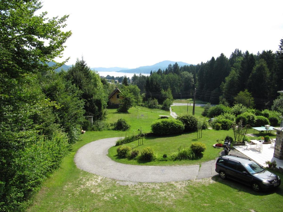 Bergwaldsee Velden am Worthersee Bagian luar foto